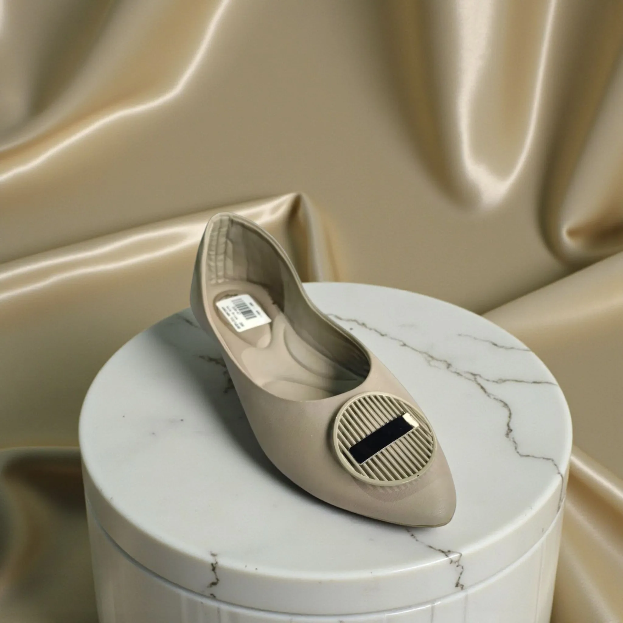 Beige Chic Pointed-Toe Flats with Textured Accent D30-47